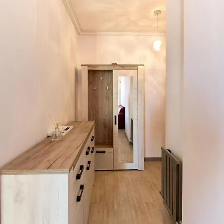 Apartament Glamour Red 22 In Pool