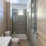 Glamour Red 22 In Pool Apartman
