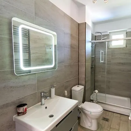 Apartman Glamour Red 22 In Pool Mamaia