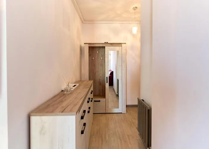 Apartment Glamour Red 22 In Pool