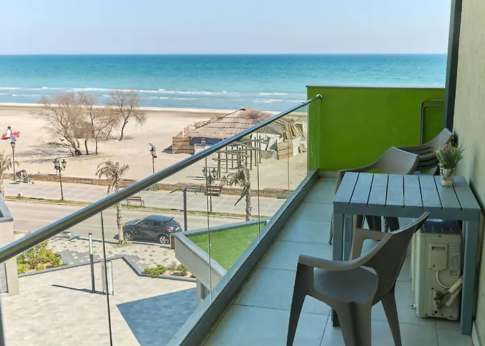 Glamour Red 22 In Pool Mamaia