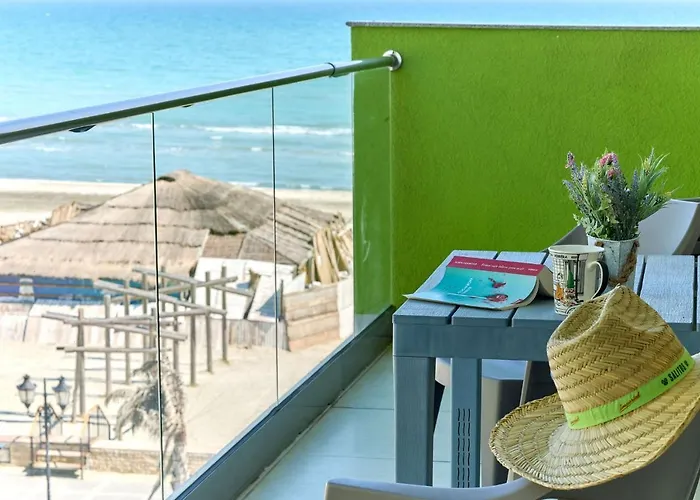 Glamour Red 22 In Pool * Mamaia