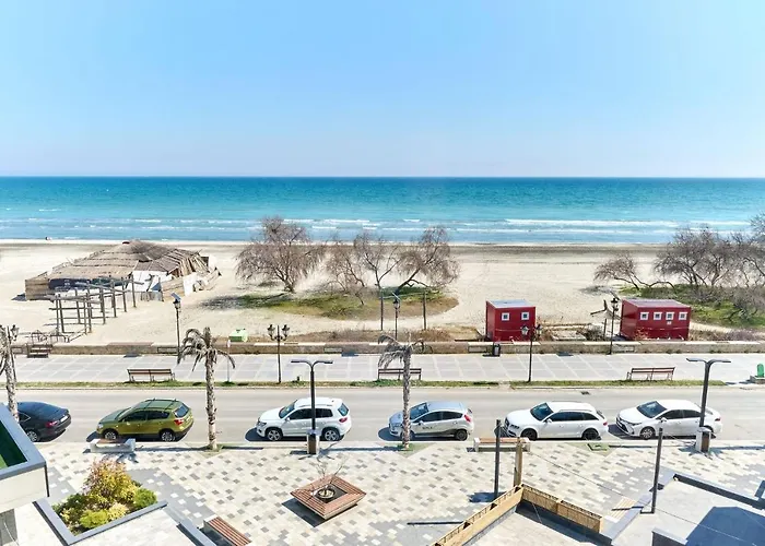 Glamour Red 22 In Pool Apartment *